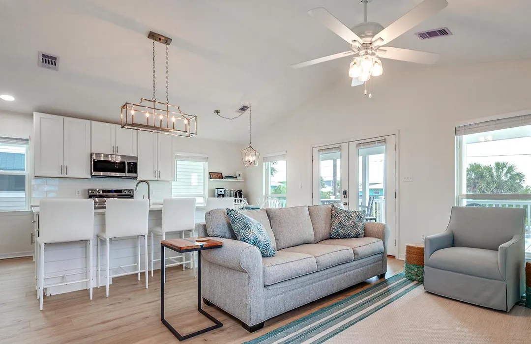 Gulf Shores Cottage W/ Water Views, Walk To Beach!