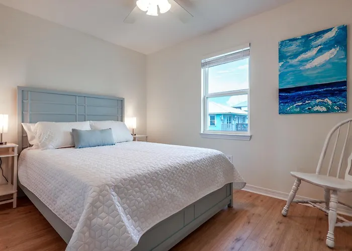 W/ Water Views, Walk To Beach! Holiday home Gulf Shores