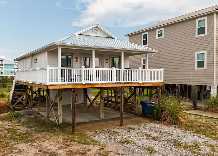 W/ Water Views, Walk To Beach! Gulf Shores