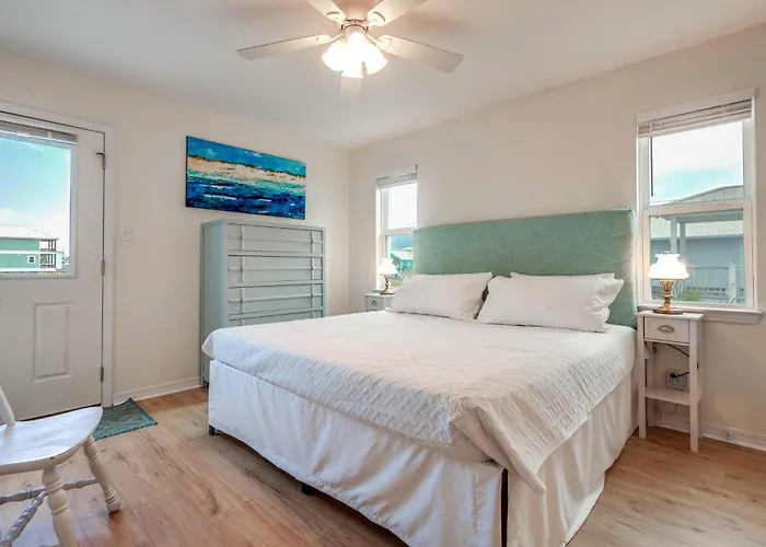 W/ Water Views, Walk To Beach! Holiday home Gulf Shores